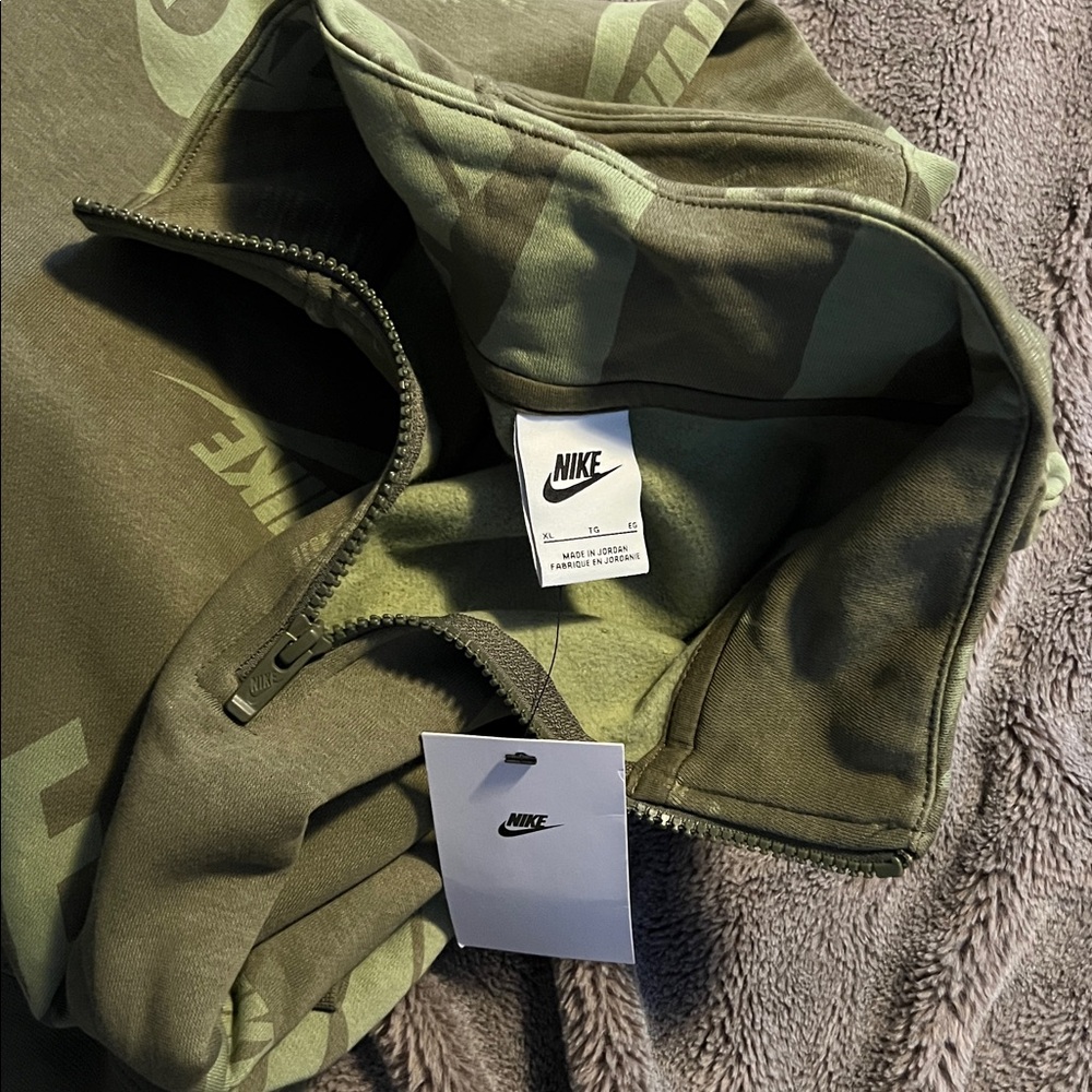 New ARMY Nike - Men Club 1/4 Zip Swoosh Hoodie - XL Olive/Black DQ5155- 222 - Picture 5 of 5